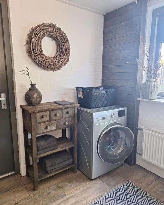 Family Wellness Lodge 4 Personen Zuid-Holland! Ooltgensplaat Extérieur photo